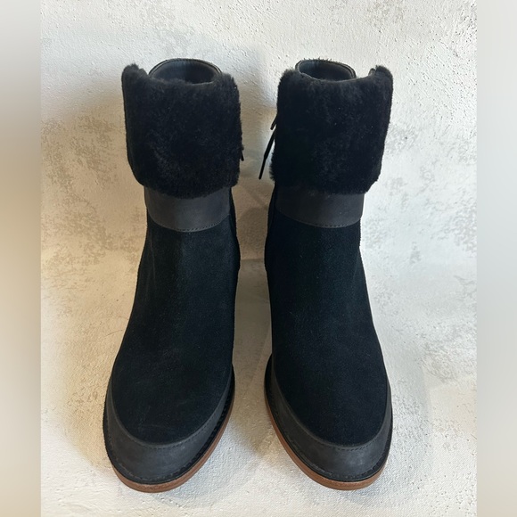 Ugg Women’s Kirke Stacked Heel Booties Black - Picture 4 of 13